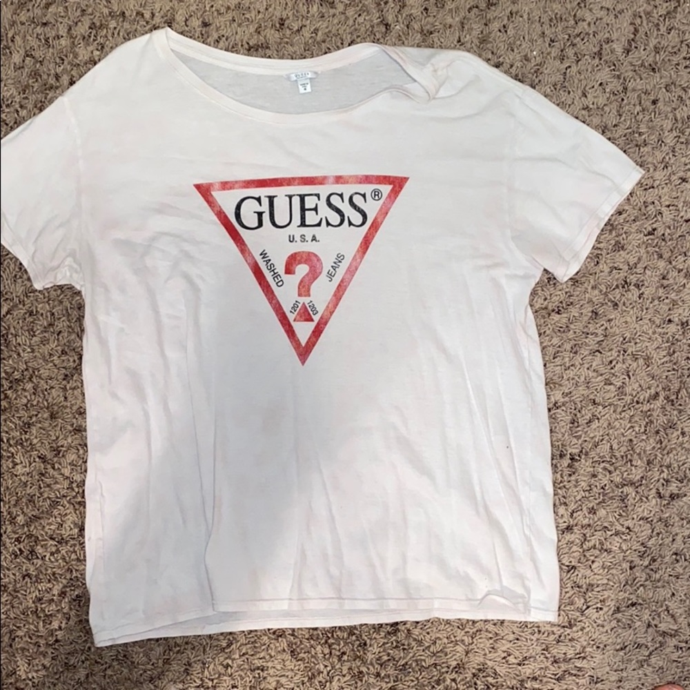 Women’s Guess light pink women’s tee